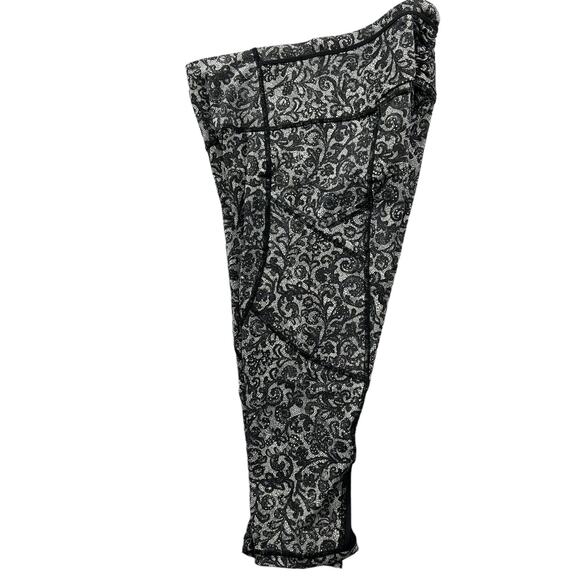 Lululemon Outrun High-Rise Crop Leggings Cinder Lace Black White Mesh Size 6 - Picture 10 of 16